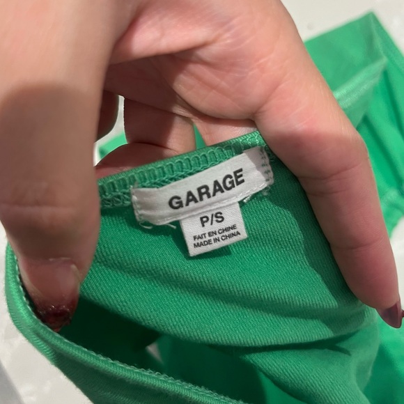 green tie keyhole top - Picture 4 of 6